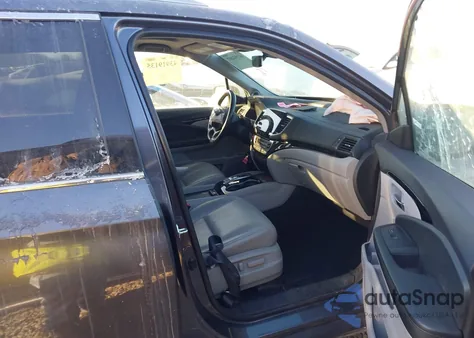 2022 Honda Pilot Touring 7-Passenger z USA, uszkodzony, nr VIN 5FNYF6H61NB024782